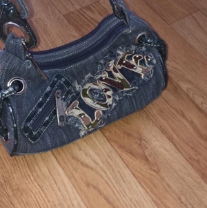 Väska - Jättefin jeansväska, knappt använd. Köparen står för frakten💞