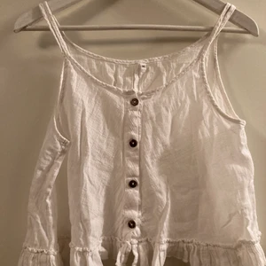 Sommarlinne strl M - Fint sommarlinne strl S. Hämtas i Bromma eller skickas, köparen står då för frakt 