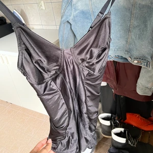 Svart Body S - Skön material, köpte secondhand men passar inte :( 