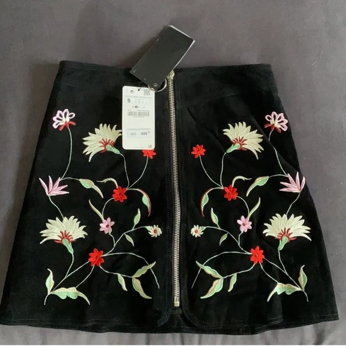 Mocka kjol storlek S. Nytt  - 90