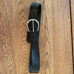 Skärp - Skärp från weekday. 