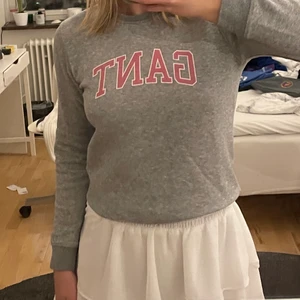 Gant sweatshirt  - Otroligt fin och mysig GANT tröja i storlek 164/xs. Använd mycket men i toppskick!! Frakt 79kr💗
