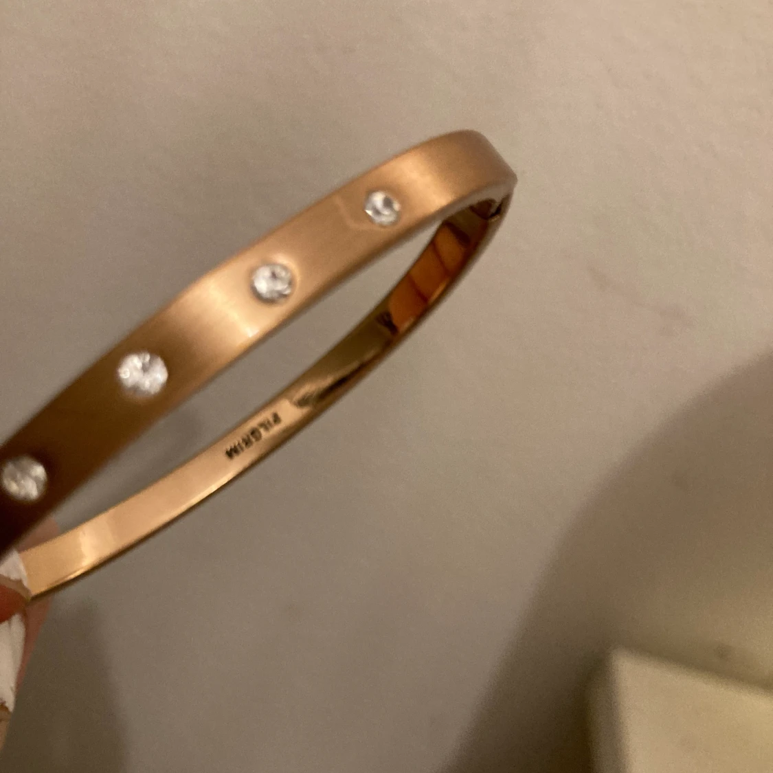 Ett jätte fint armband i rosé  - 90