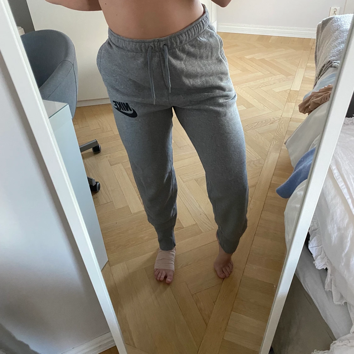 Gråa Mjukisbyxor från Nike