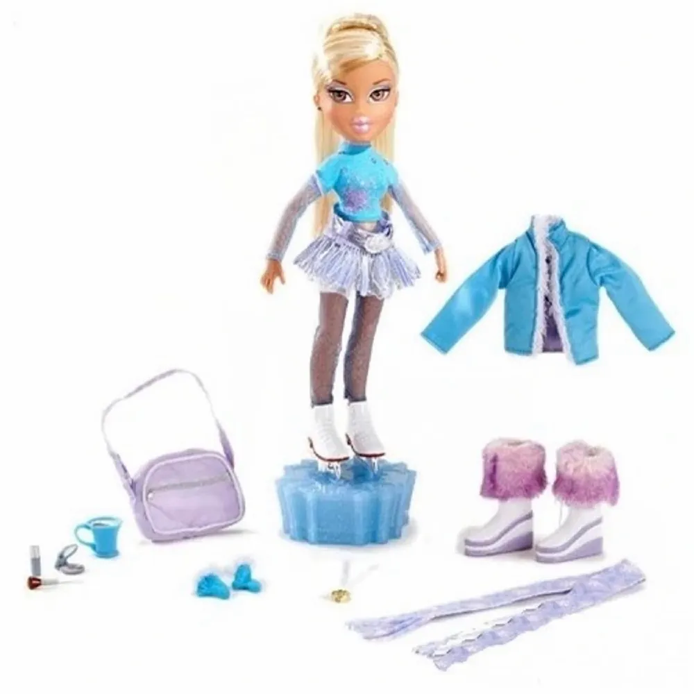 Säljer bratz på skridskor. Har som ni ser på produktbilderna ej alla tillbehör. Säljer för 250kr. Har även fler klädee och outfits som kan ingå vid intresse. Blonda tjejen såld!  . Övrigt.