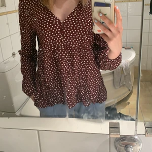 Bondelid tröja - Säljer denna vinröda tröjan.