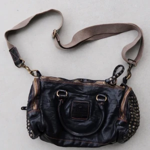 Skinnväska - Campomaggi väska. Frakt tillkommer