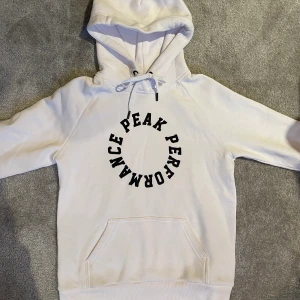 Peak performance hoodie  - Har använt den typ en gång så den är i bra skick!!