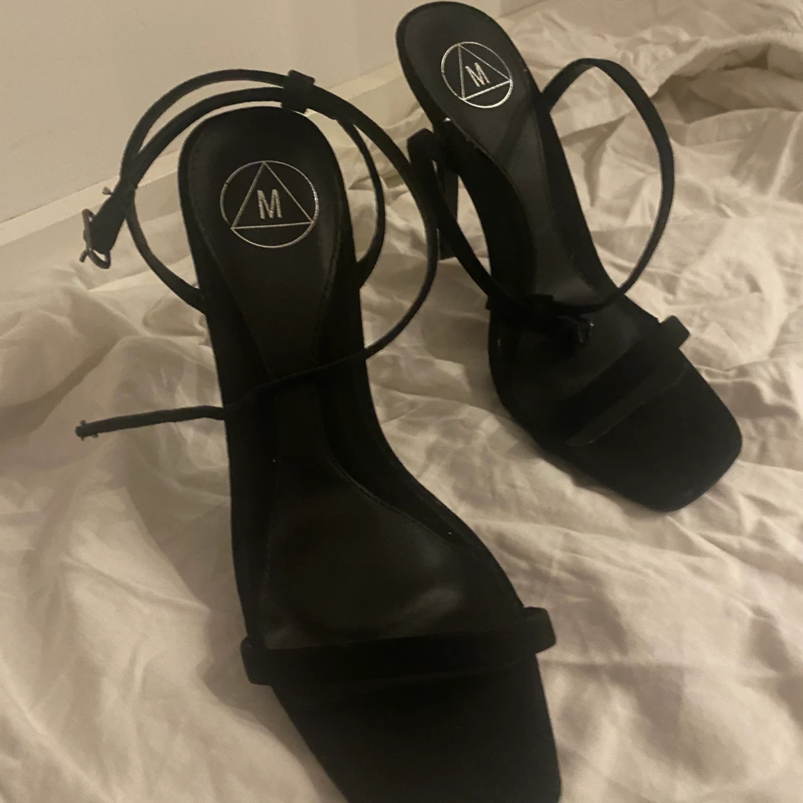 Smala, svarta klackar - 91