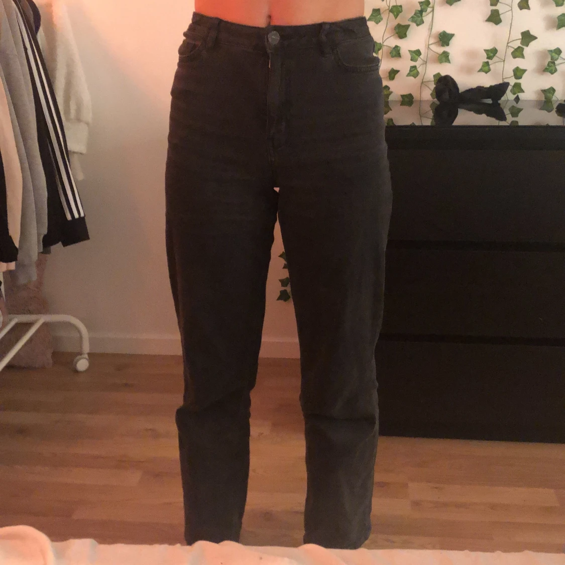 Lindex svarta straight fit xs  - 90