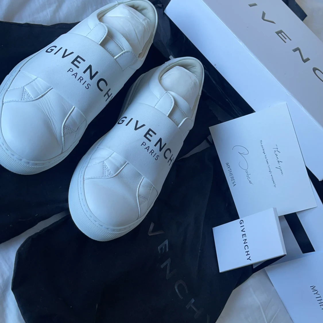 Vita givenchy skor - 90