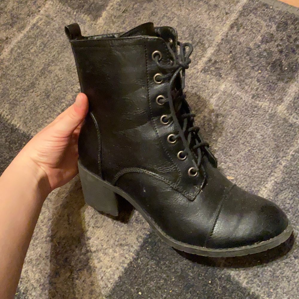 Skitsnygga boots - Skor | Plick Second Hand