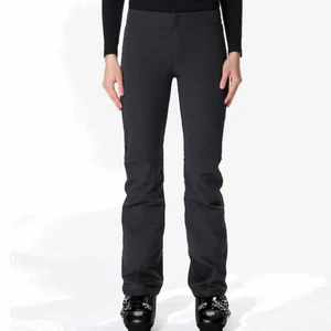 Peak performance skidbyxor - Supersköna och snygga peak stretch pnt, äldre modell så ser inte exakt ut som första bilden!! Använda men i perfekt skick :) kan ta fler bilder om det behövs😊