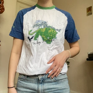 VINTAGE T-SHIRT  - coolaste t-shirten i storlek 158/164 men skulle säga att den sitter som en storlek M :)