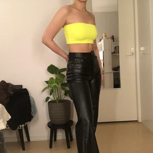Neongul bandeau - En snygg och superskön tubtopp, är som ny🤍 stretchigt material så passar S och M