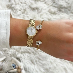 Carolinesvedbom Isa   - Säljer mitt jättefina Caroline Svedbom Isa Bracelet , nyskick då de är använt 1 gång kommer med org box 🤍 nypris 695 