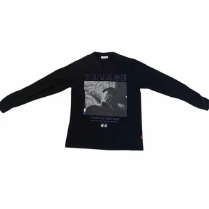 Vailent tröja - Säljer denna snygga tröja, storlek s och köpt för 200kr. Säljer för den inte kommer till användning!! 