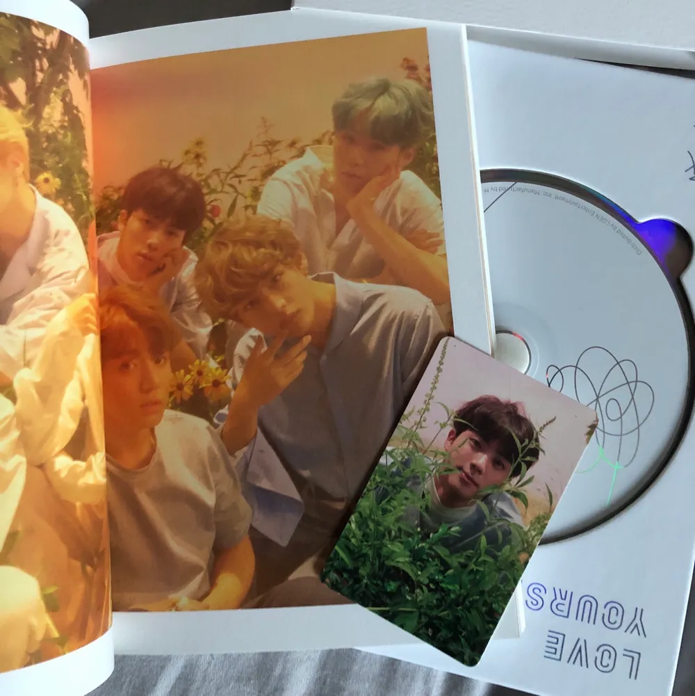 RESERVERAD! love yourself version O av bts! helt felfri vad jag kan se :) inkluderar photocard. dma vid frågor 😊. Övrigt.