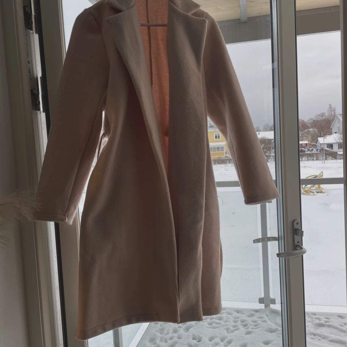 Ursnygg beige/krämvit kappa - 91