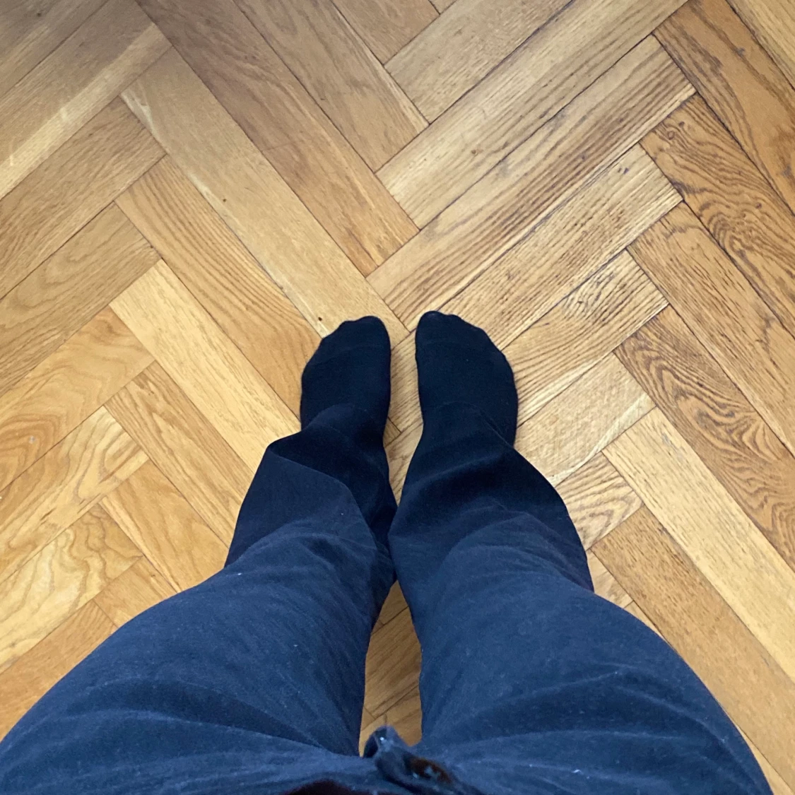 Svarta utsvängda byxor i storlek S  - 90