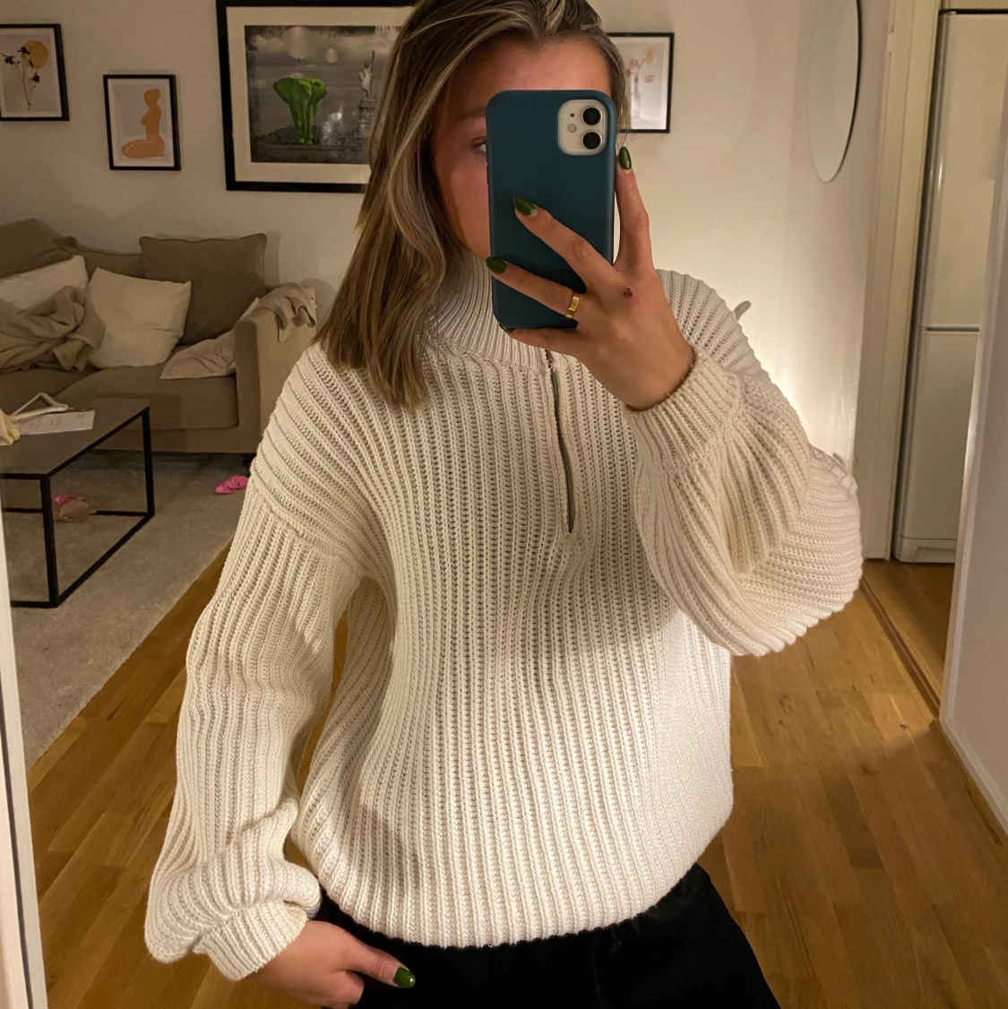 Stickad tröja med dragkedja 