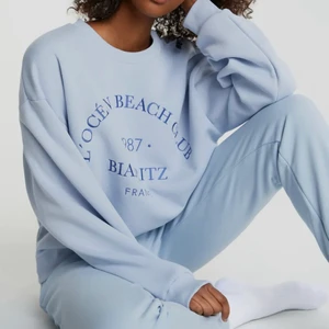 sweatshirt - Säljer denna supermysiga sweatshirt från gina😍😍🙌