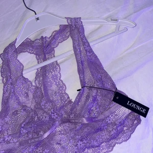 Lounge bh  - Endast testad en gång men är tyvärr för liten skulle säga att den passar en storlek S mer än M 🥰