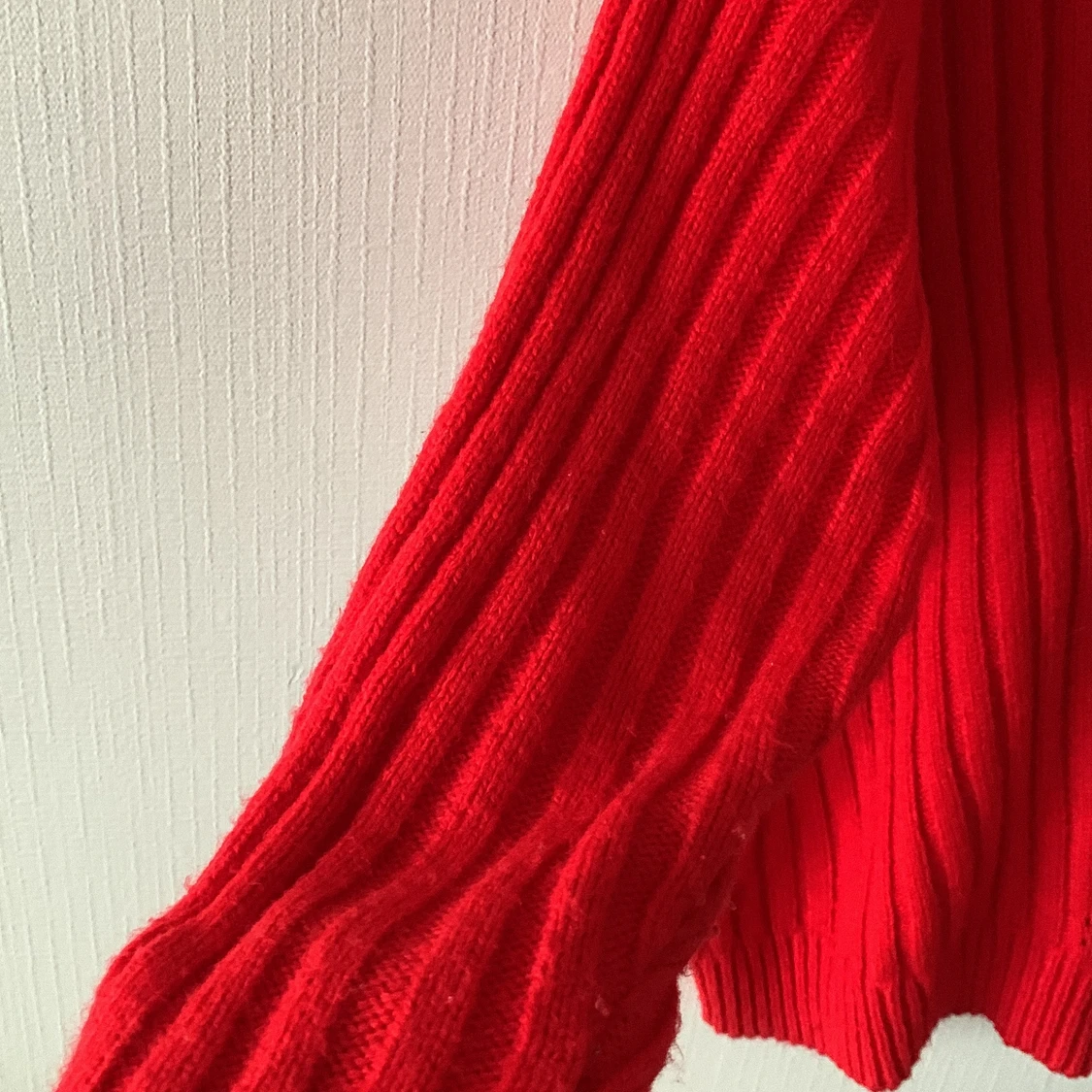 Röd stickad tröja - 91