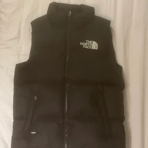 North Dave väst  - Väldigt bra skick nästa helt oanvänd. Inköpt mitten av 2021 ny pris 1500