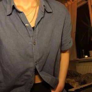 Kortärmad denimskjorta typ storlek M - Köpt på stadsmissionen för några år sen