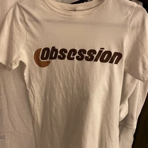 Storlek:xxs  - Jag köpte denna tröja från Gina tricot men den har bara använts Max 3-5 gånger. Jag säljer denna för att den är för liten för mig.