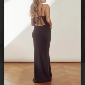 SÖKER I M - söker denna underbara klänning från Djerf avenue i storlek M!