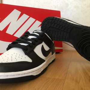 Dunks panda - Storlek: 38,5, UK 5. Skicket är 10/10 OBS!!! Köparen står för frakten, spårbar 66kr (endast seriösa köpare)