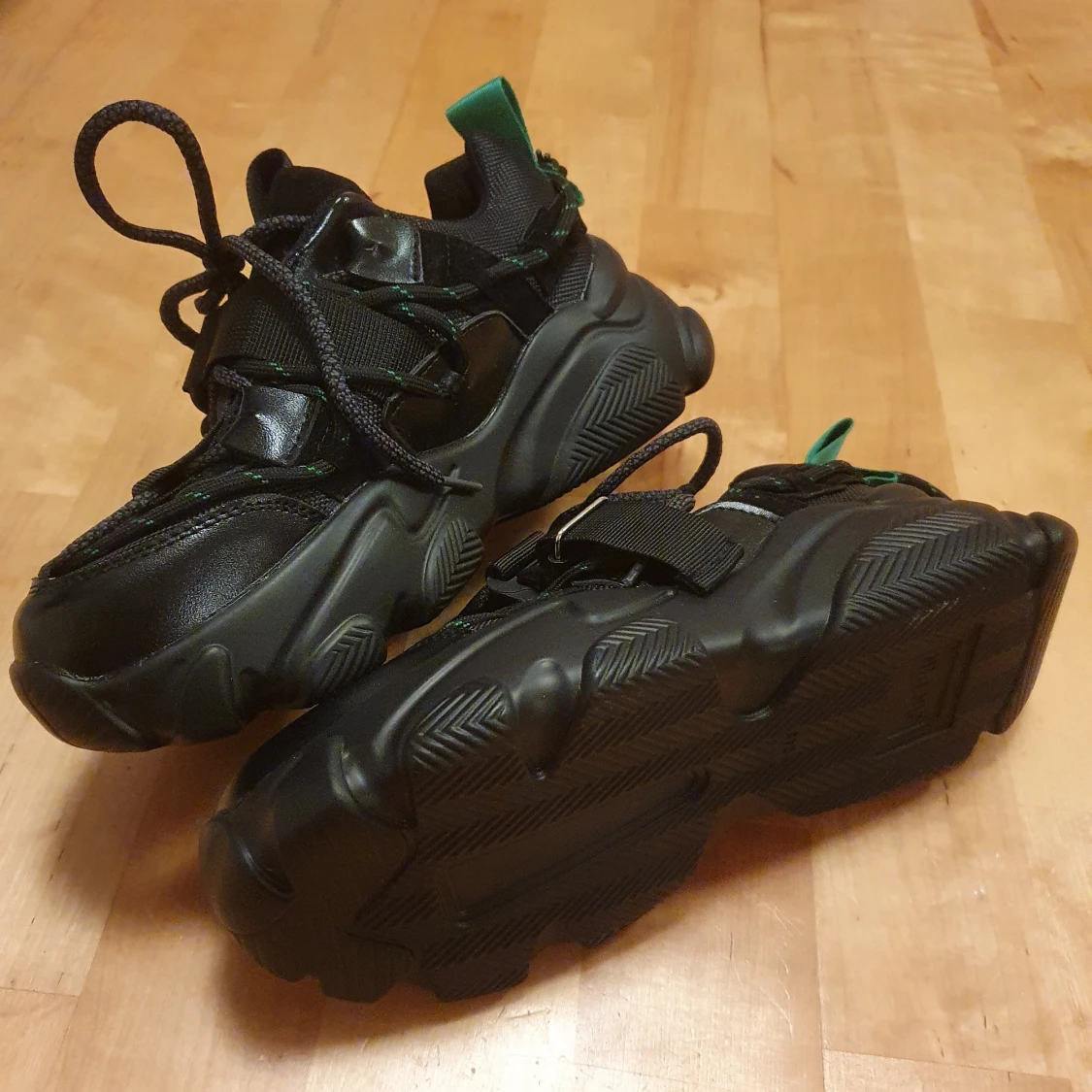 Oanvända sneakers skor - 91