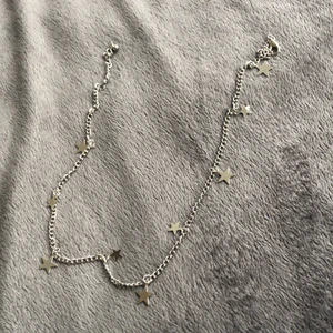 Populärt halsband - Säljer detta fina halsband