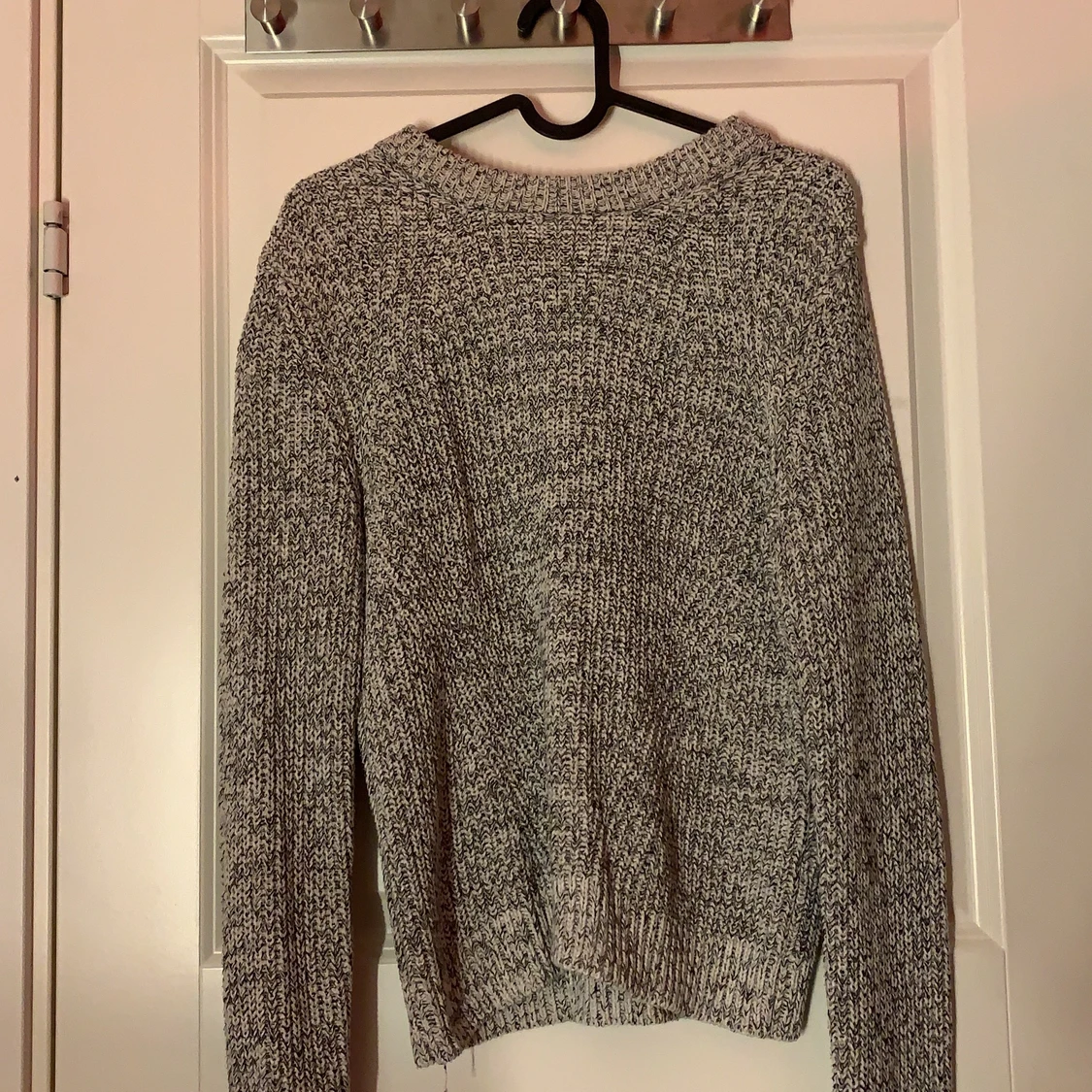 Stickad tröja me långa armar från hm st 
