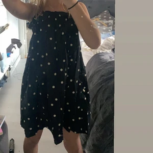 Trendig klänning - Skit snygg klänning från hm använd runt 3 gånger säljer då den inte är min stil riktigt 