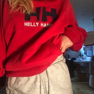 Helly Hansen - Oversized hoodie!!  jättemysig och har länge varit en favorit!!!