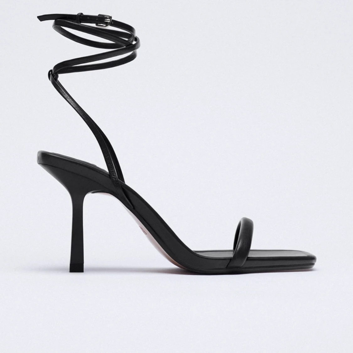 OANVÄNDA, HELT NYA KLACKSKOR FRÅN ZARA