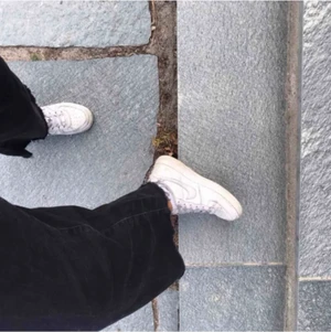 Nike  - Ett par Nike air force halv slita men ser ändå bra ut!