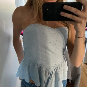 Korsett top - Så fin korsett likande of topp utan arm, köpt second hand så vet inte märket❤️❤️❤️❤️(inklusive frakt) 