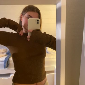 Adsgn tröja - Säljer denna slutsålda adsgn tröja i storlek M, passar mig som vanligt vis har S. Aödrog använd utan endast testad, dock tagit av prislappen. Köparen står för frakten