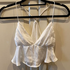 Topp 🤍 - Super fin topp från shein, använd fåtal gånger 🤍😊
