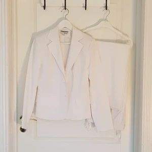 Heine, damkostym strl S/36 - Märke Heine, vit kostym, kavaj med byxa, Storlek Small, byxor 36 med innermått ben ca 72cm