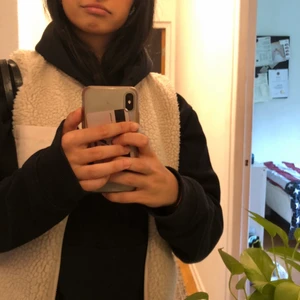 Väst strl S - As snygg väst från Gina, i superbra skick. Storlek S.           