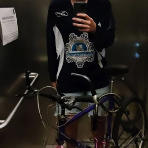 Reebok vintage sport t-shirt - Bought it in a french vintage shop.