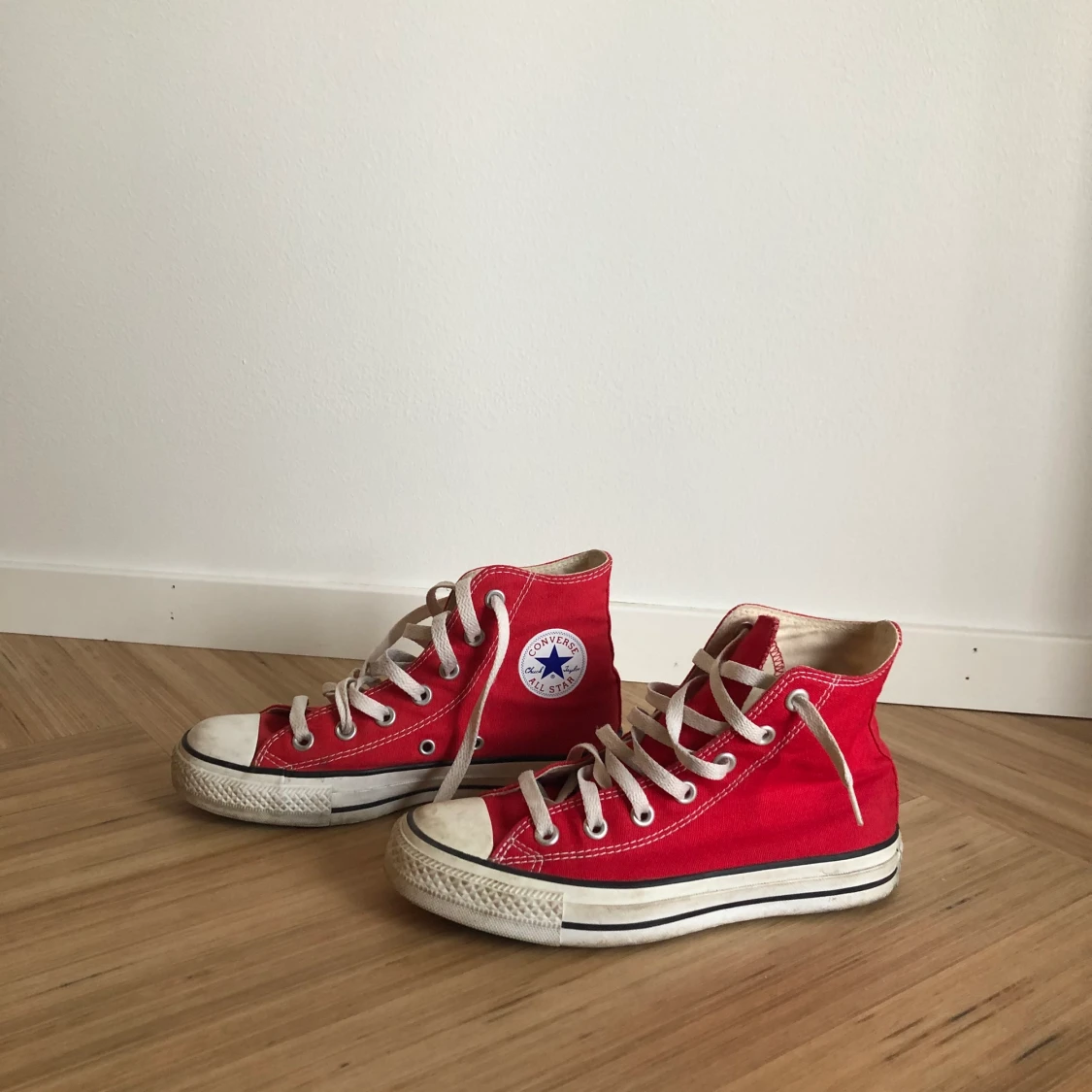 Converse röda 