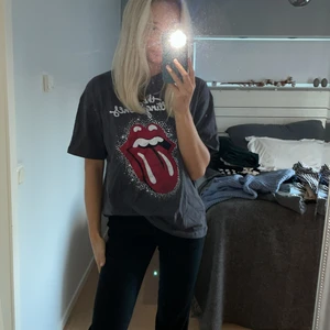 T-shirt - Skitsnygg t-shirt från hm säljer för 125 + frakt☺️