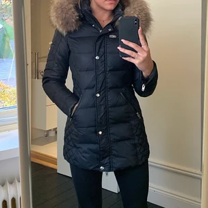 RockandBlue vinterjacka - Vinterjacka från Rock&Blue! Använd en hel vinter men är i gott skick! Köpt för 3999kr🤗 (köparen står för frakten) 