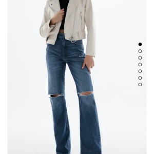 Zara jacka - Köpte den för 1mån sedan inga fel på den helt ny men den passade inte med min stil